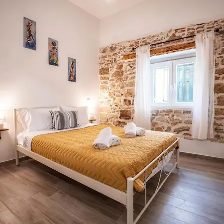 Mitropolis Places Apartment